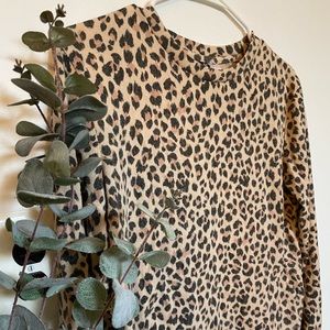 Long sleeve thin cheetah sweater<3